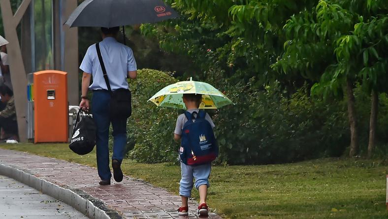 学区房、密集型教养与育儿陷阱:“鸡娃”时代向何处去?